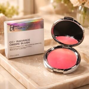 it cosmetics CC+ Radiance Ombré Blush — coral to pink ombré
